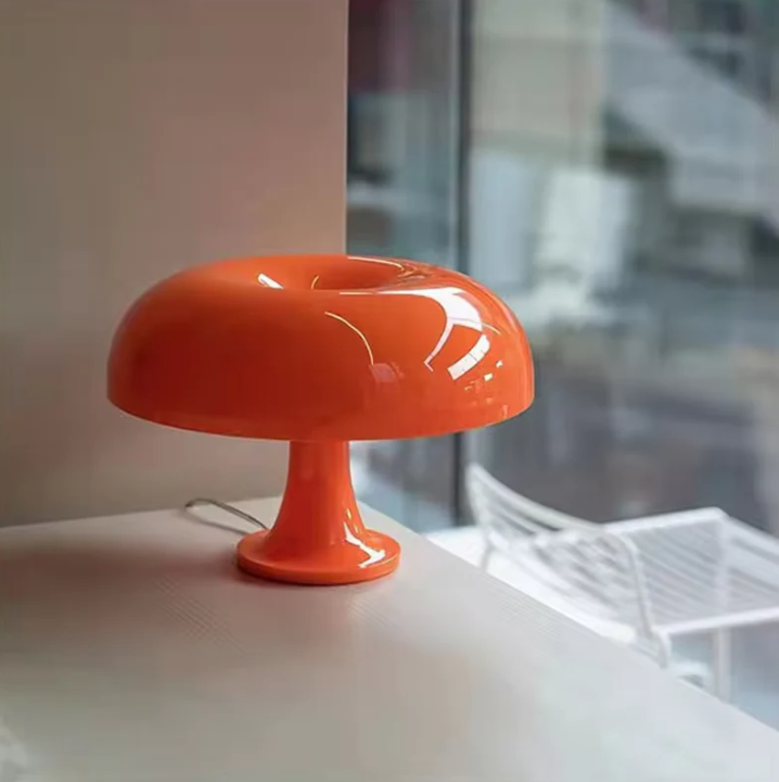 LED Bordslampa med Modern Svampdesign