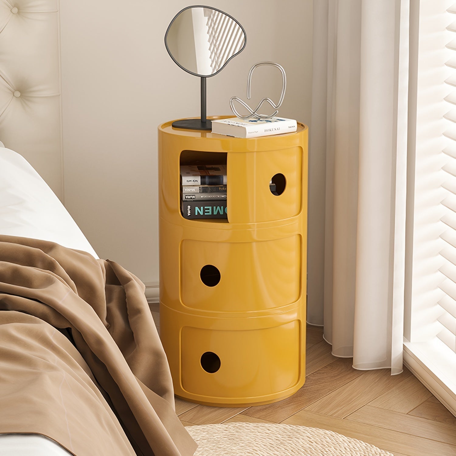 Sängbord med runda plastförvaringslådor