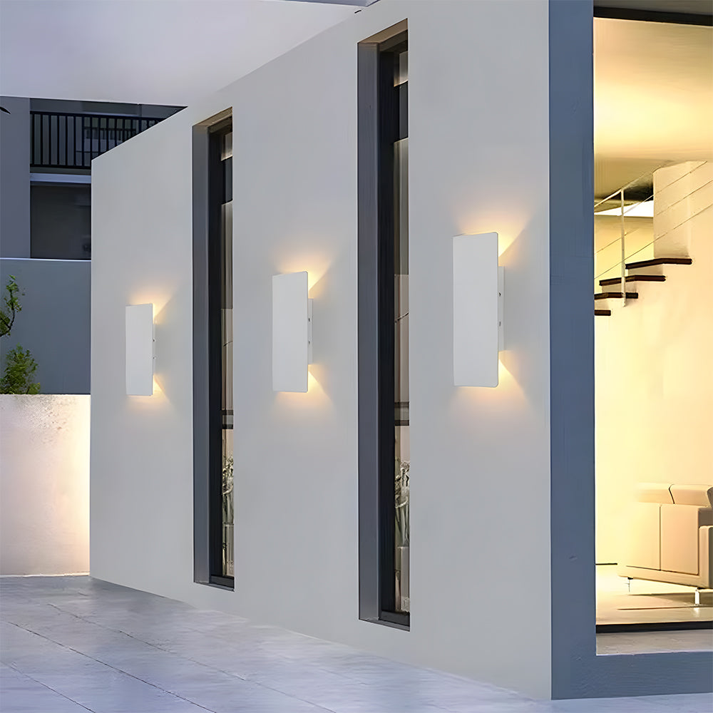 Utomhusvägglampa med modern vattentät design