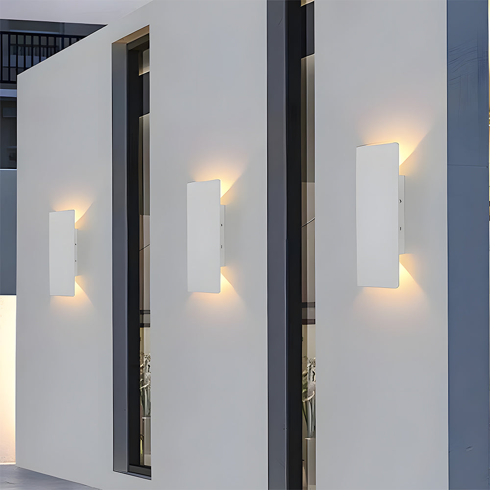 Utomhusvägglampa med modern vattentät design