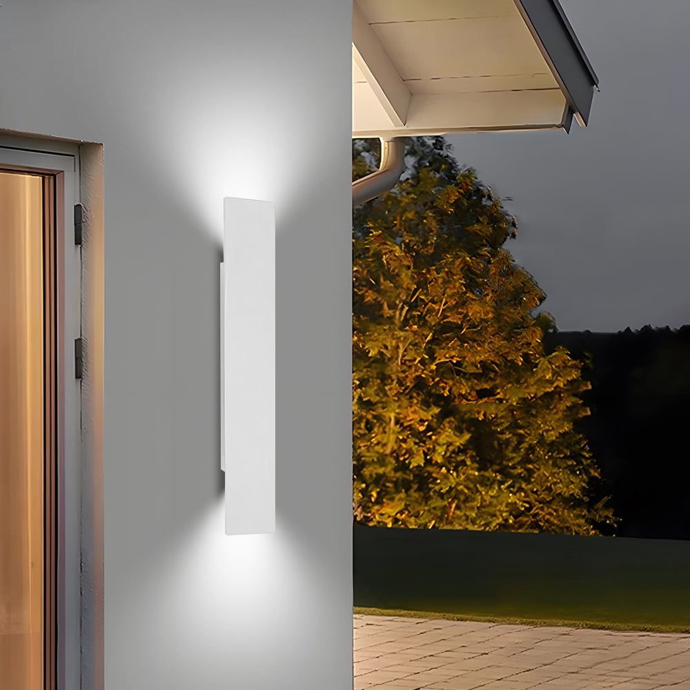 Utomhusvägglampa med modern vattentät design