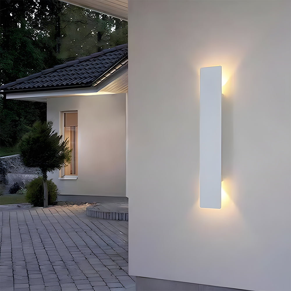 Utomhusvägglampa med modern vattentät design