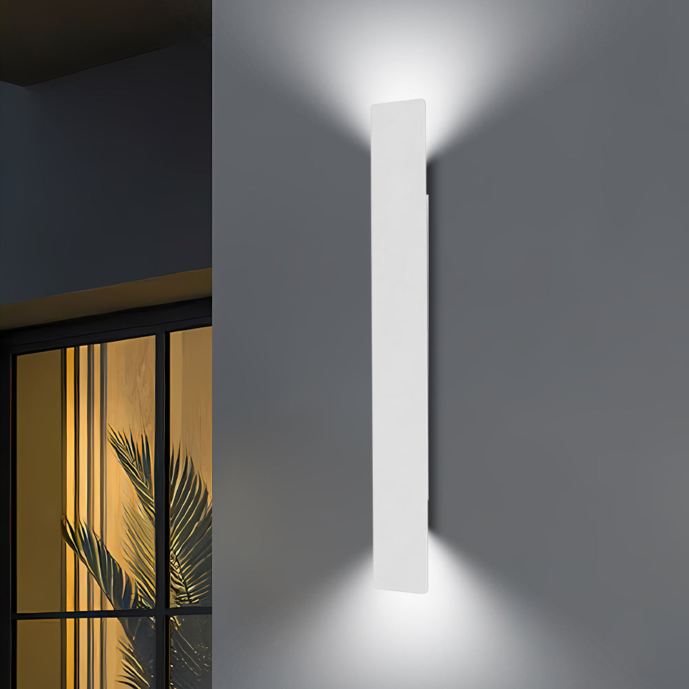 Utomhusvägglampa med modern vattentät design