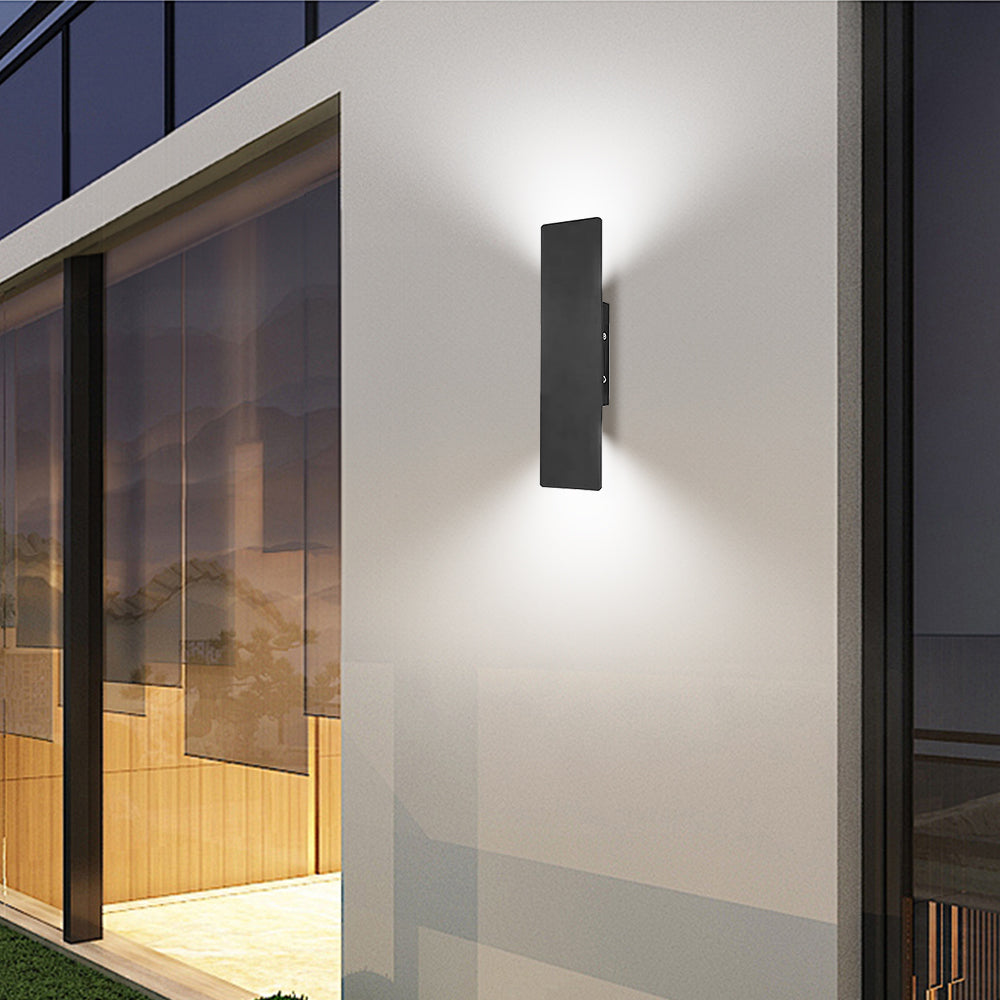 Utomhusvägglampa med modern vattentät design