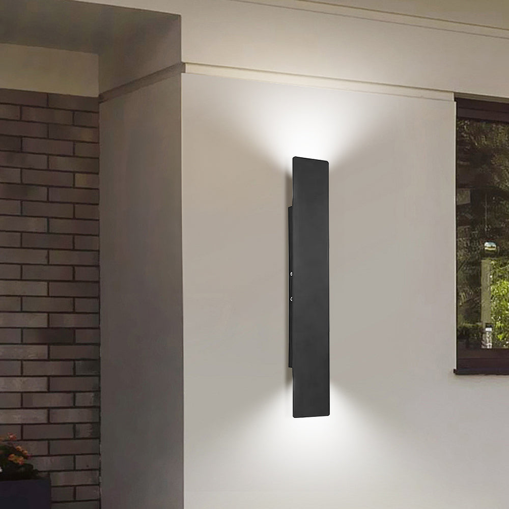Utomhusvägglampa med modern vattentät design