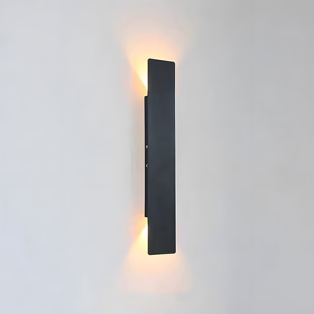 Utomhusvägglampa med modern vattentät design
