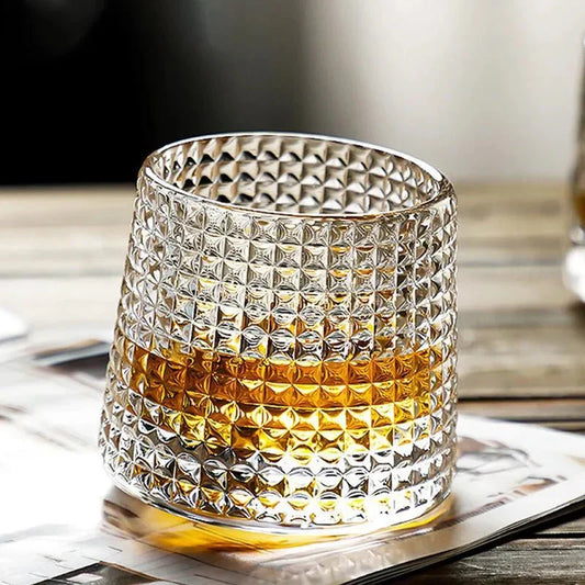 Carvallo – Texturerat Whiskyglas med Roternade Design för Elegant Sipande