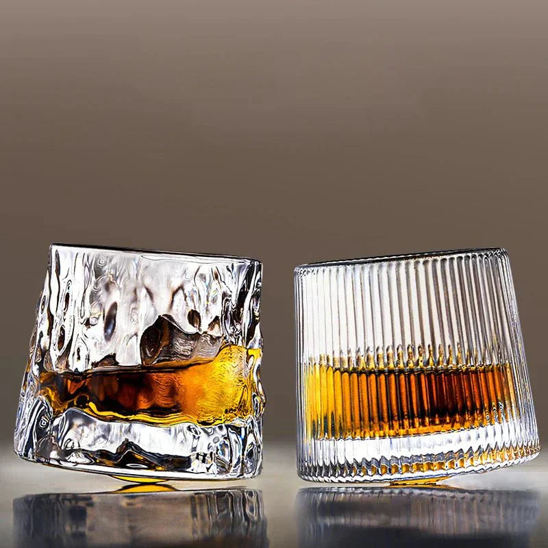 Carvallo – Texturerat Whiskyglas med Roternade Design för Elegant Sipande