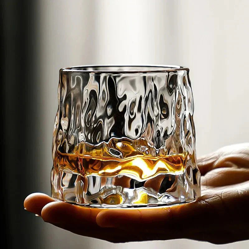 Carvallo – Texturerat Whiskyglas med Roternade Design för Elegant Sipande
