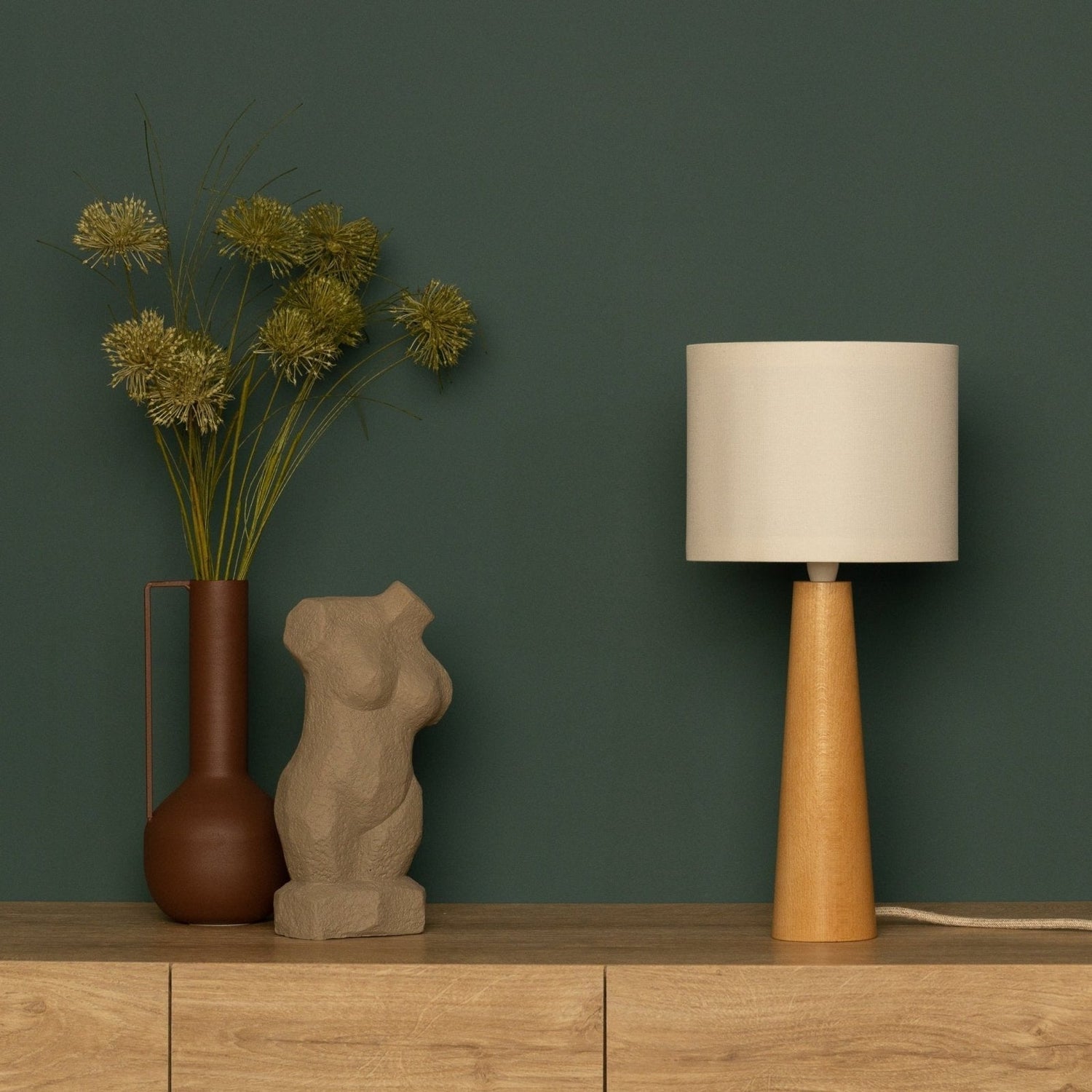 NordicGlow - Minimalistisk Träbordslampa med Tygtopp för Vardagsrum och Sovrum