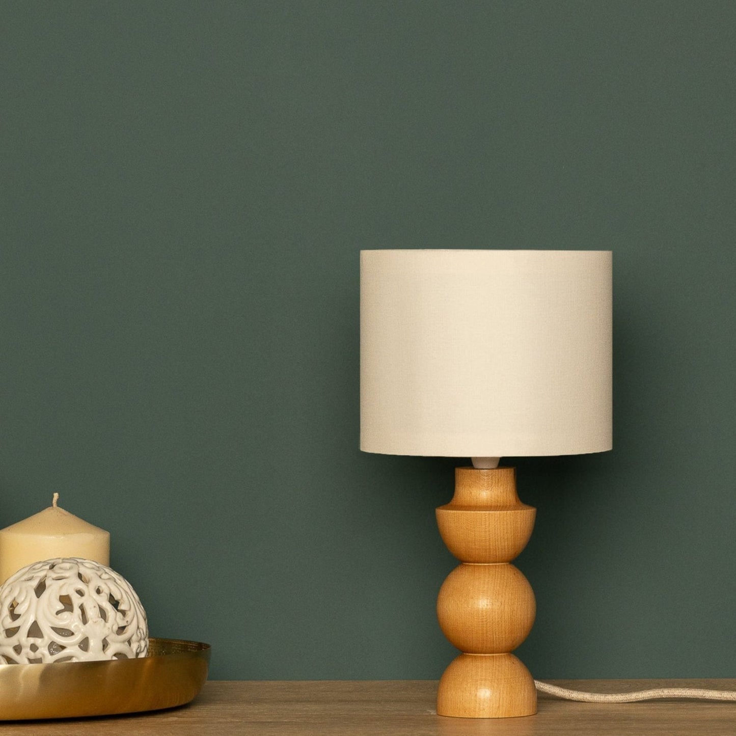 LumiWood – Trä Bordslampa med Tygskärm, Skandinavisk Nattbordslampa