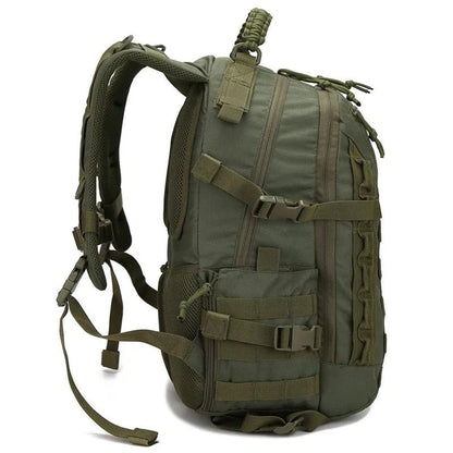 Trekforce - Taktisk utomhusryggsäck med Molle-system och 48L kapacitet