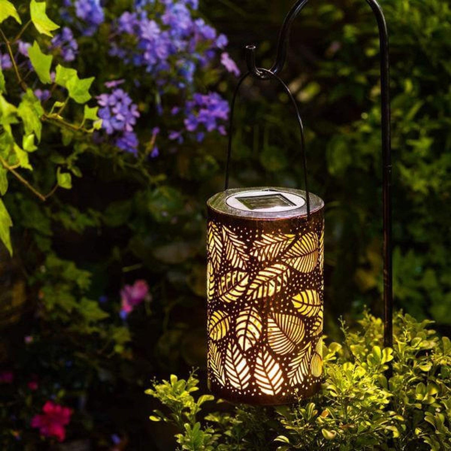 Luminous Leaf Lantern - Elegant Solenergid design