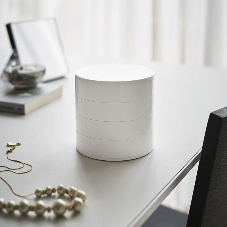 Carvallo – Elegant smyckesarrangör med vridbart design och mjukt interiör för säker förvaring