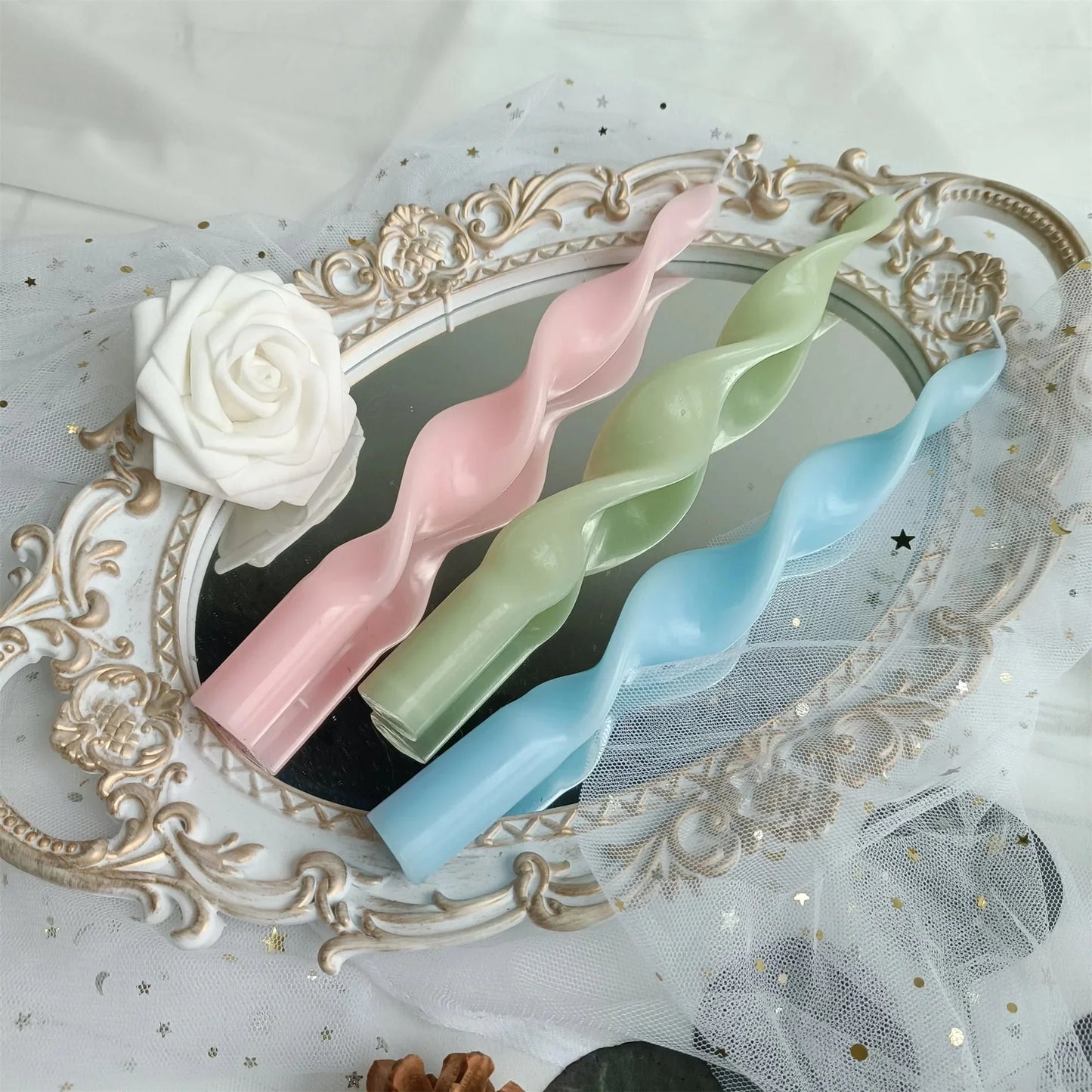 Tvådelat vridet taperad ljusstake-set