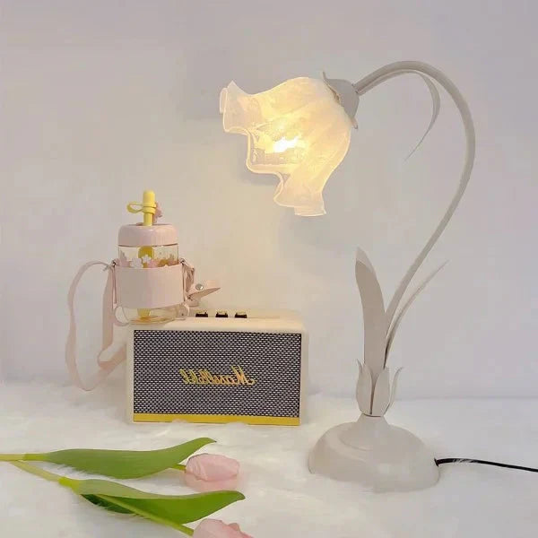 Klassisk Vintage Justerbar Blomsterbordslampa – Stilfull och Funktionell Ljus