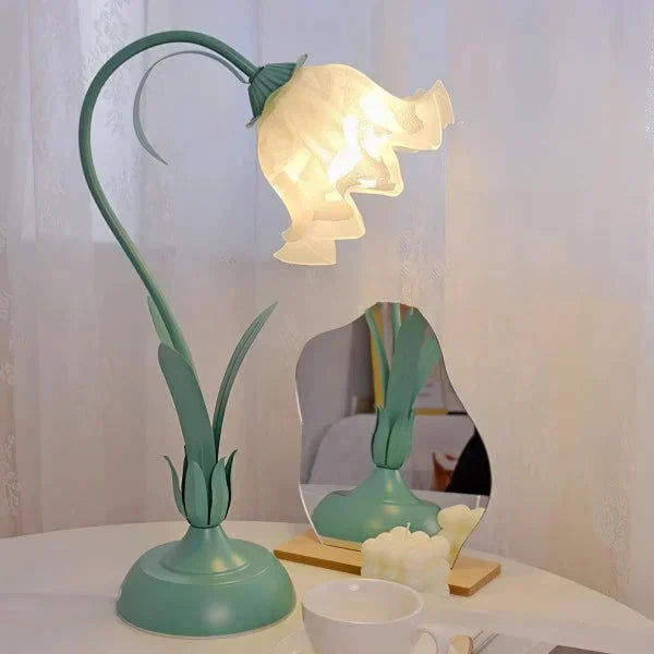 Klassisk Vintage Justerbar Blomsterbordslampa – Stilfull och Funktionell Ljus