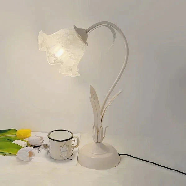 Klassisk Vintage Justerbar Blomsterbordslampa – Stilfull och Funktionell Ljus