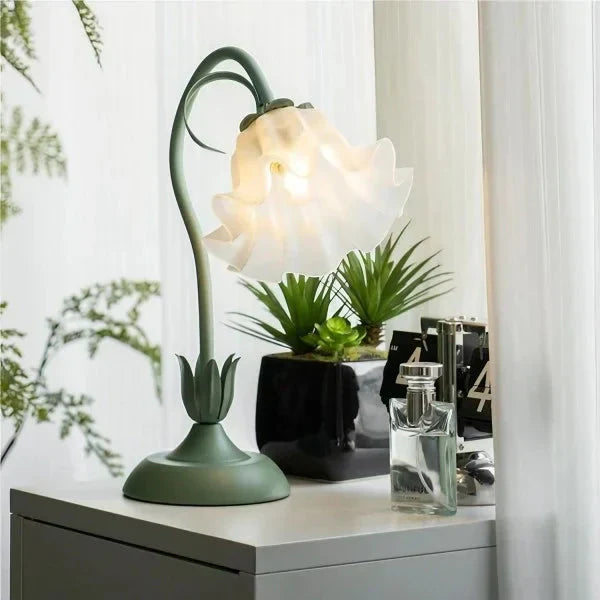 Klassisk Vintage Justerbar Blomsterbordslampa – Stilfull och Funktionell Ljus