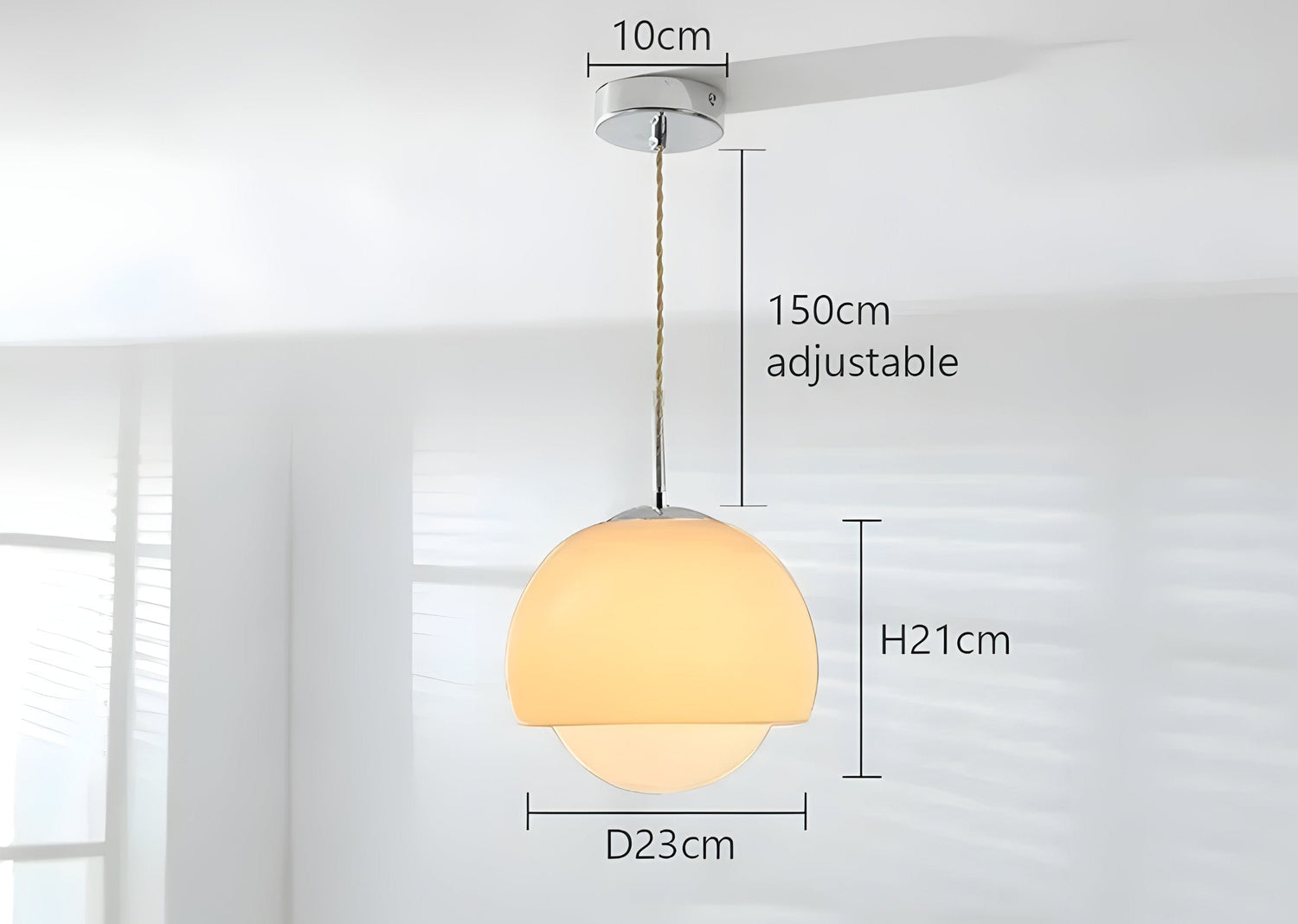 Glas-hänglampa i boll-design – stilfull retro-belysning för vardagsrum