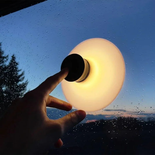 Vägglampa med uppladdningsbar sugmontering LED