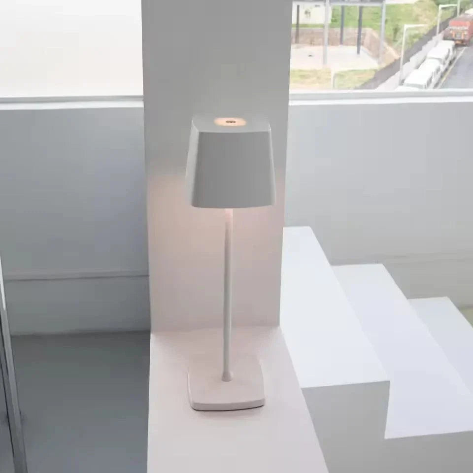 Trådlös LED Bordslampa – Uppladdningsbar - Varmvit - Steglös Dimming - Aluminium - Inomhusbelysning