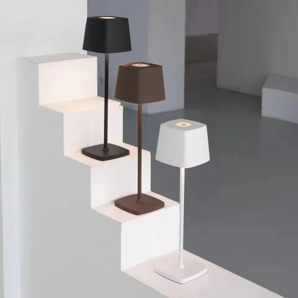 Trådlös LED Bordslampa – Uppladdningsbar - Varmvit - Steglös Dimming - Aluminium - Inomhusbelysning