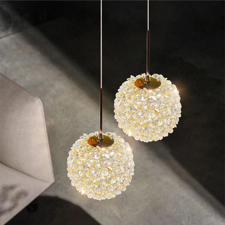 Elegant Kristallkrona Lampa för Sovrum och Bar – Modern Rund Boll Design med Justerbar Upphängningskabel