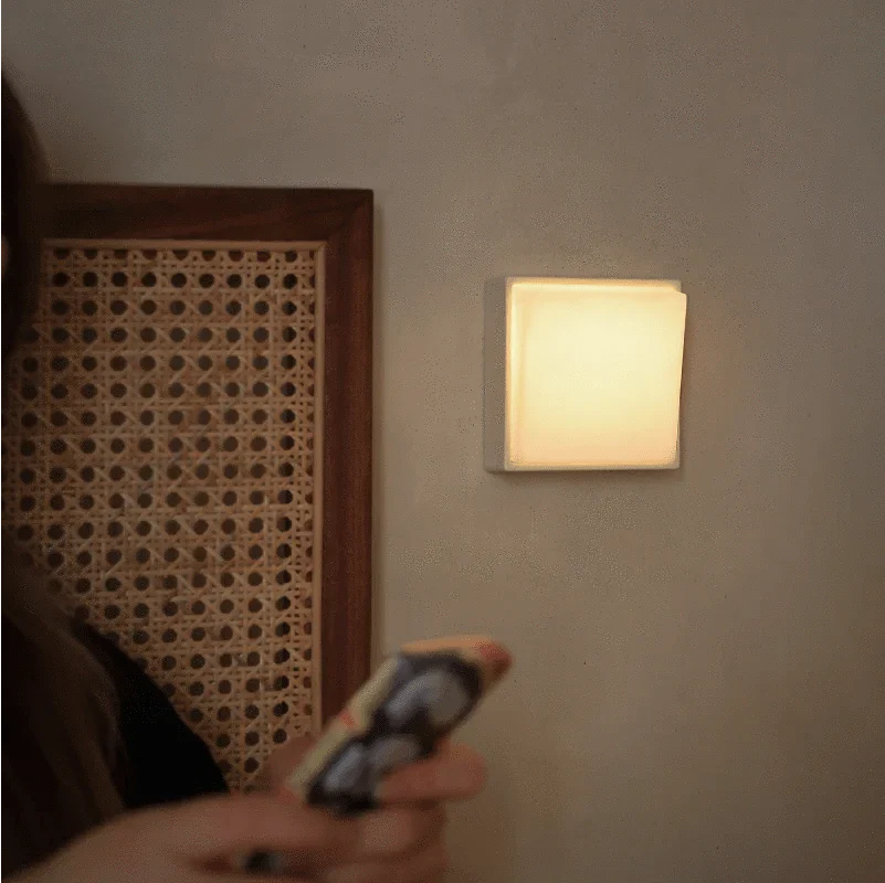 LED Sängbordslampa med magnetisk attraktion – Modern nattdukslamp för sovrum, varm vit ljusglöd, USB uppladdningsbar