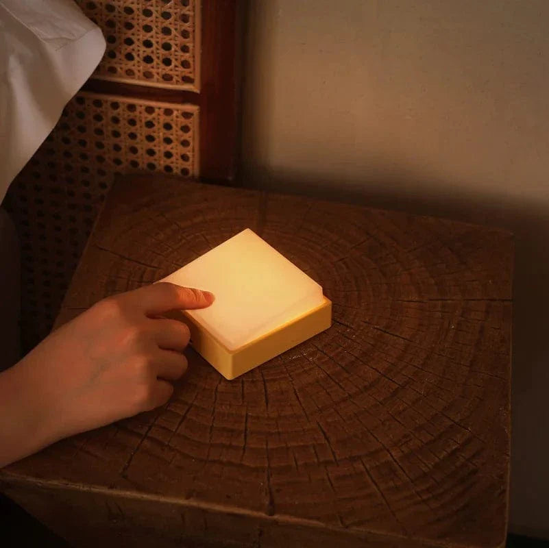 LED Sängbordslampa med magnetisk attraktion – Modern nattdukslamp för sovrum, varm vit ljusglöd, USB uppladdningsbar