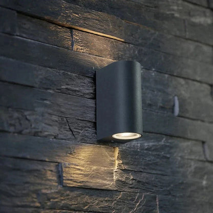 LED Utomhusvägglampa - Vattentålig Design - IP65 Klassad - Hållbart ABS Material - Modern Cylindrisk Form - 6W Effekt - Inomhus/Utebruk