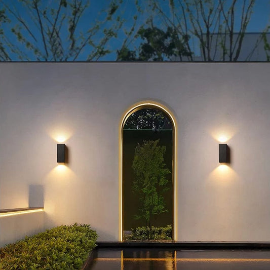 LED Utomhusvägglampa - Vattentålig Design - IP65 Klassad - Hållbart ABS Material - Modern Cylindrisk Form - 6W Effekt - Inomhus/Utebruk