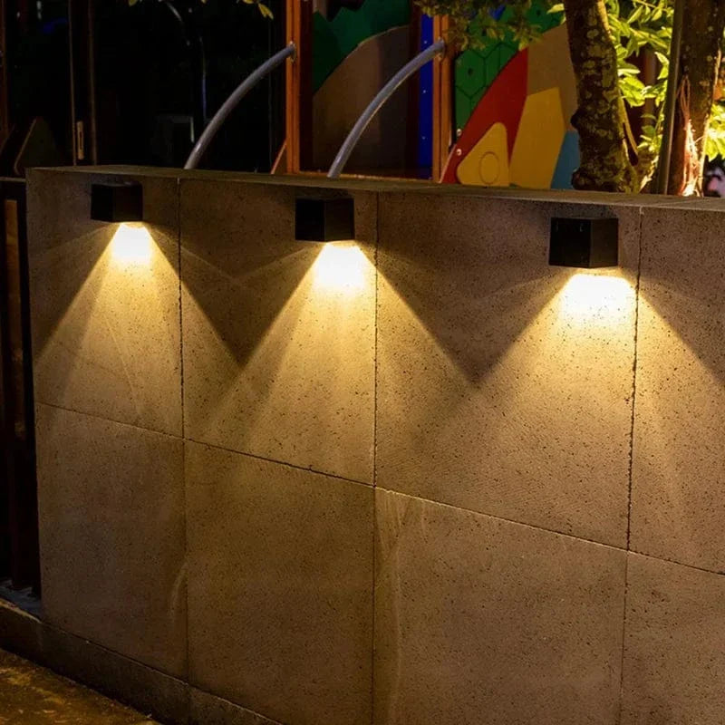 LED Solarbelysning för Vägg – Utomhusmontering – IP65 Vattentålig – Europeisk Stil - Manuell Strömbrytare - Trädgårdsbelysning - 6-12 Timmars Belysning