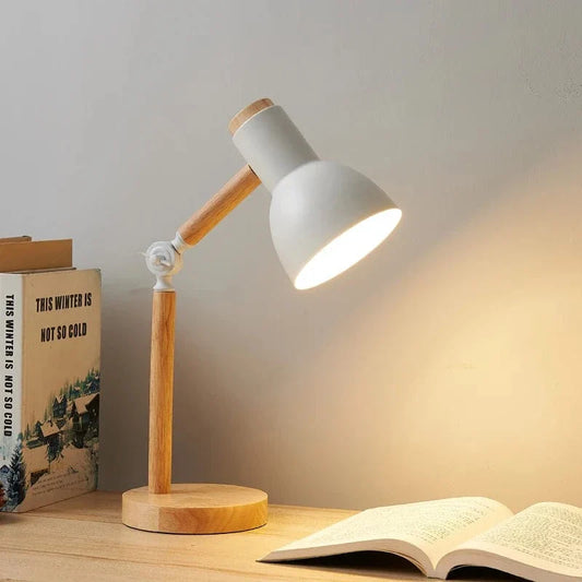 LED Bordslampa Med Träbas – Justerbart Huvud - Ögonskydd - Varm Vit - Modern Design - Ideal För Sängbord Eller Studier