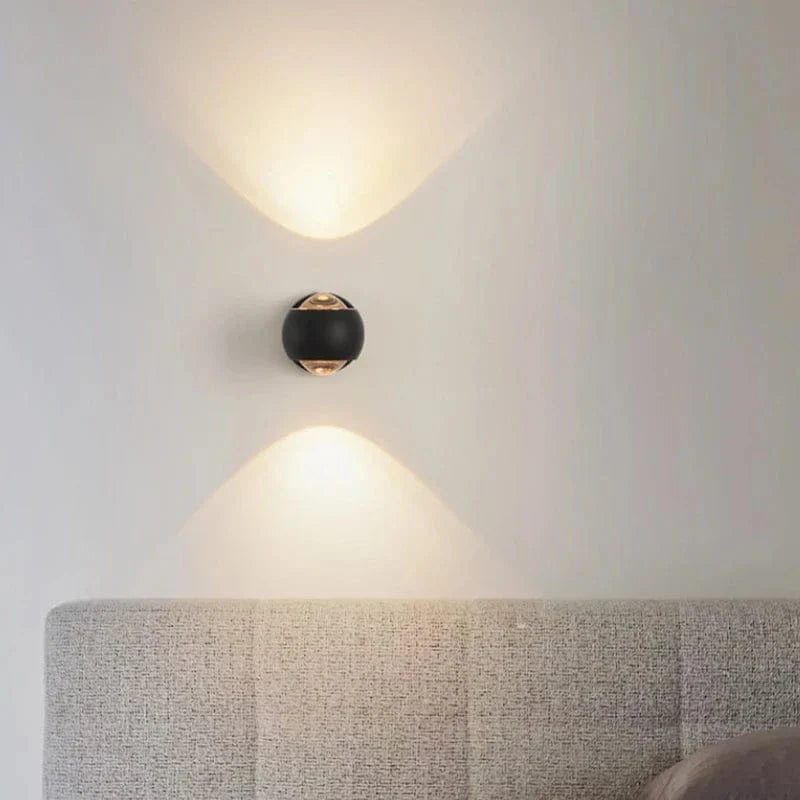 LED vägglampa med roterbar design – Modern - Frostad metall - Akrylinse - Upp/Ner belysning - Nordisk stil