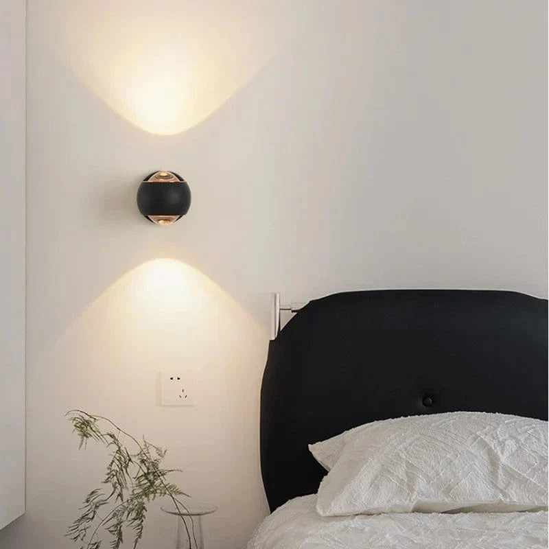 LED vägglampa med roterbar design – Modern - Frostad metall - Akrylinse - Upp/Ner belysning - Nordisk stil