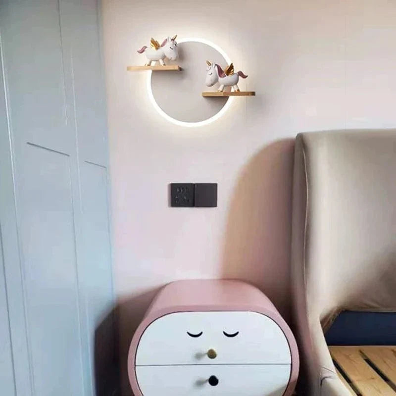 LED Vägglampa Med Unicorn Design – Vägghängd - Nattlampa - Keramik - Barnrum Dekoration - Varm Glöd - Färgglada Accenter