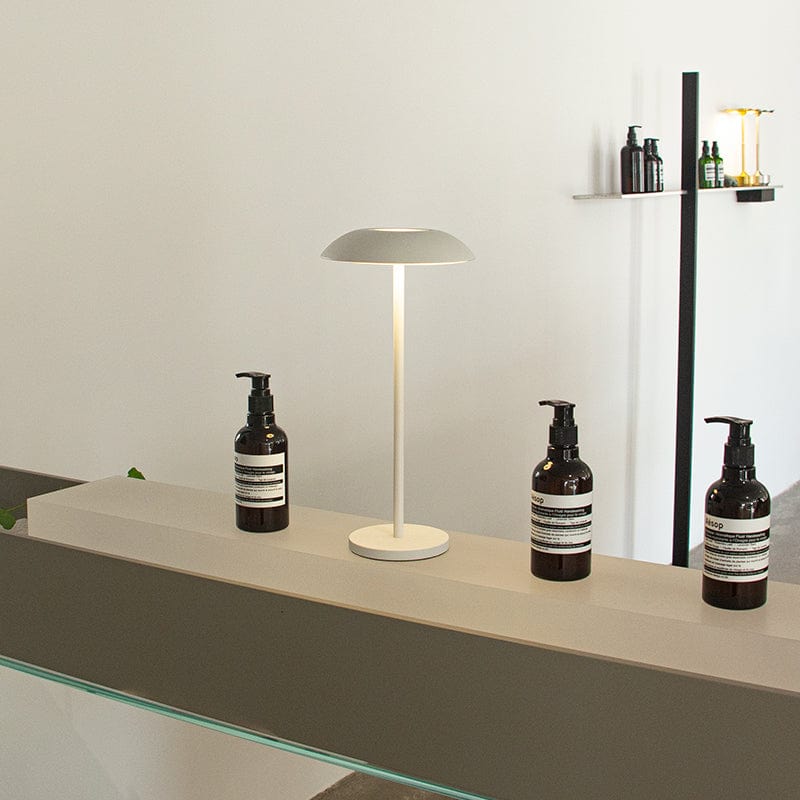 Matt Elegance Uppladdningsbar Bordslampa