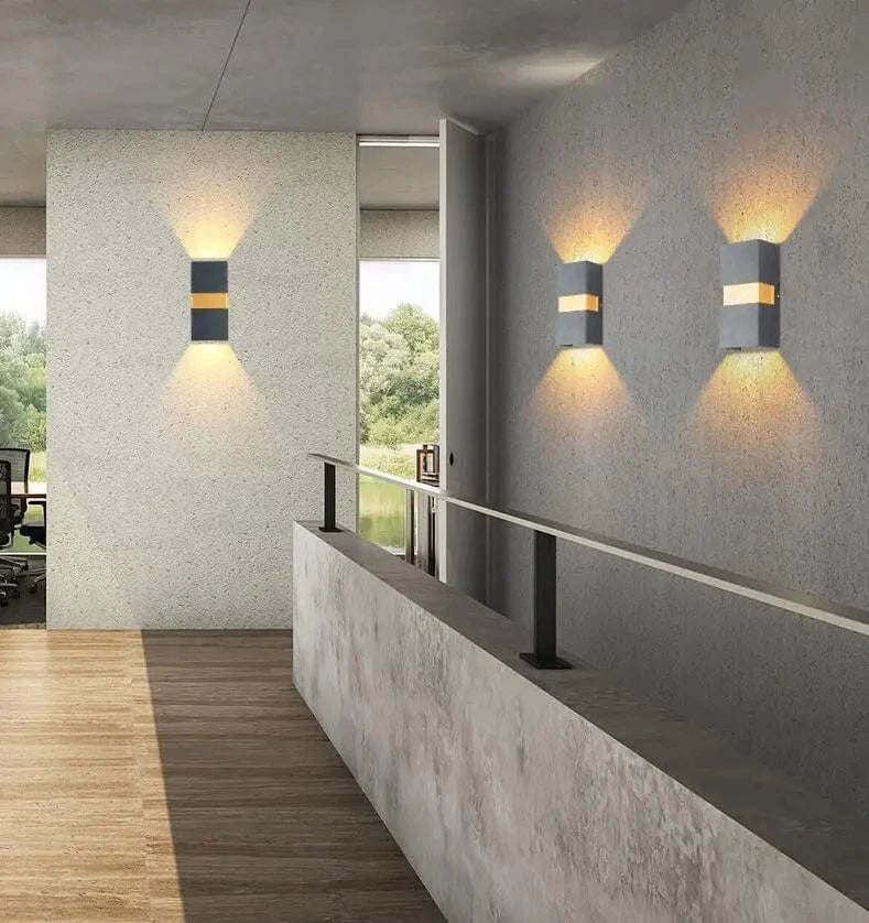 Modern LED Vägglampa Med Justerbar Strålvinkel – Vattentät - 10W - Kall/Varm Vit - Inomhus/Utebruk - IP65 Bedömd