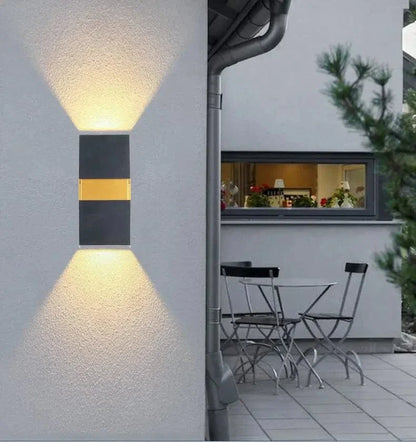 Modern LED Vägglampa Med Justerbar Strålvinkel – Vattentät - 10W - Kall/Varm Vit - Inomhus/Utebruk - IP65 Bedömd