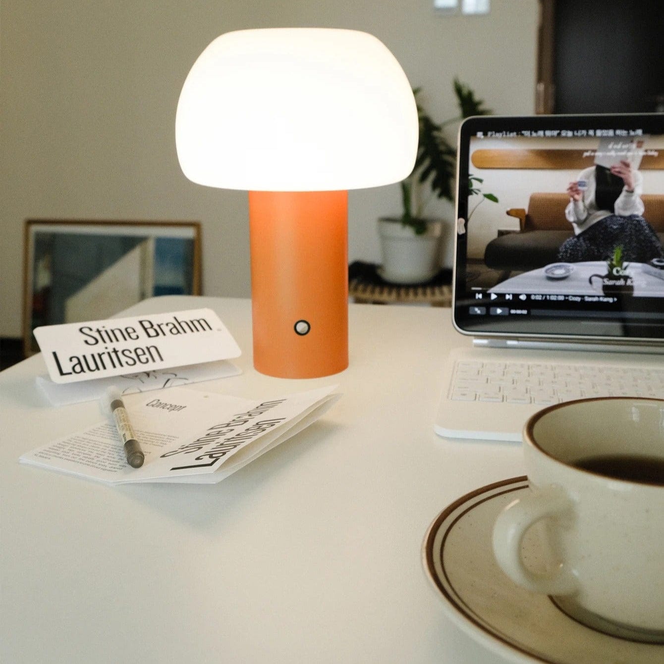 Uppladdningsbar LED-bordslampa - Sladdlös - Justerbar höjd - Flera färger - Inomhus/Utebruk - Hållbar järn och akryl