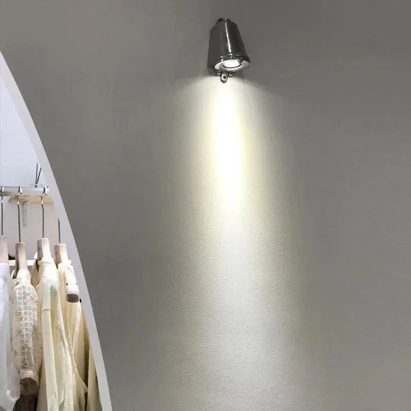 Retro Aluminium Vägglampa – LED Vägglampa i Silver eller Guld för Konstutställningar och Dekorativa Utrymmen