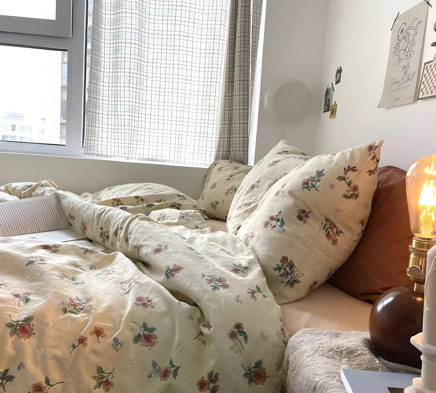 PetalWhisper Set - Vintage Floral Sängkläder Set