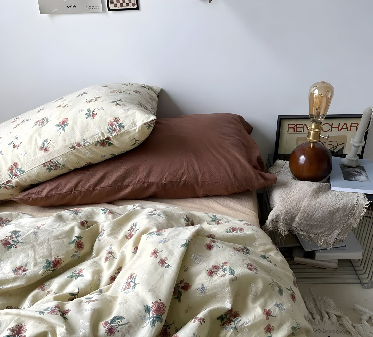 PetalWhisper Set - Vintage Floral Sängkläder Set