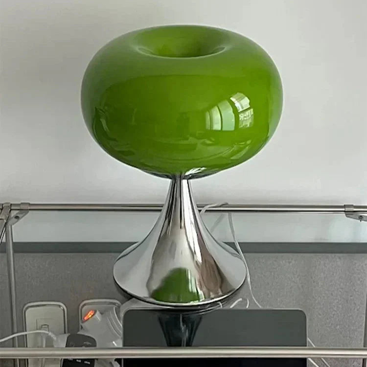 Glasbordslampa med varm ambient belysning