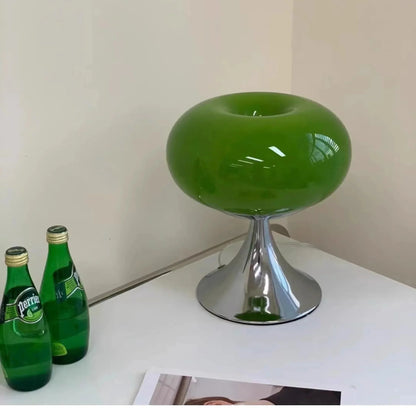 Glasbordslampa med varm ambient belysning