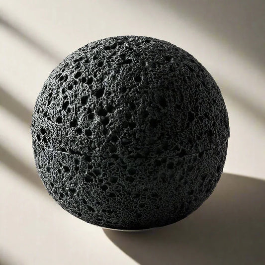 Kursig svart vulkanisk stenskål - Elegant porslinsmittenstuk