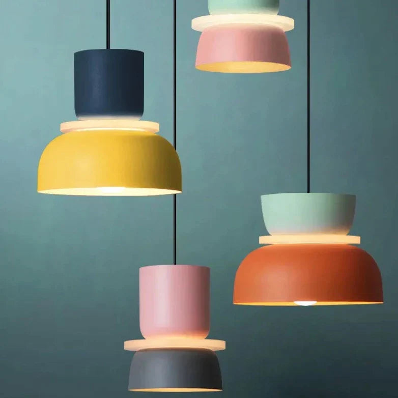 Taklampa i nordisk makaronstil