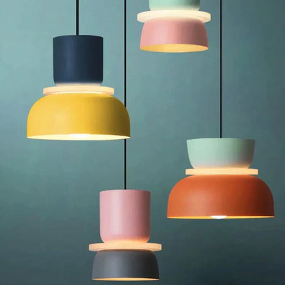 Taklampa i nordisk makaronstil