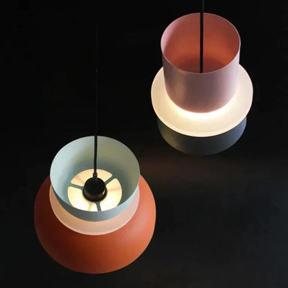 Taklampa i nordisk makaronstil